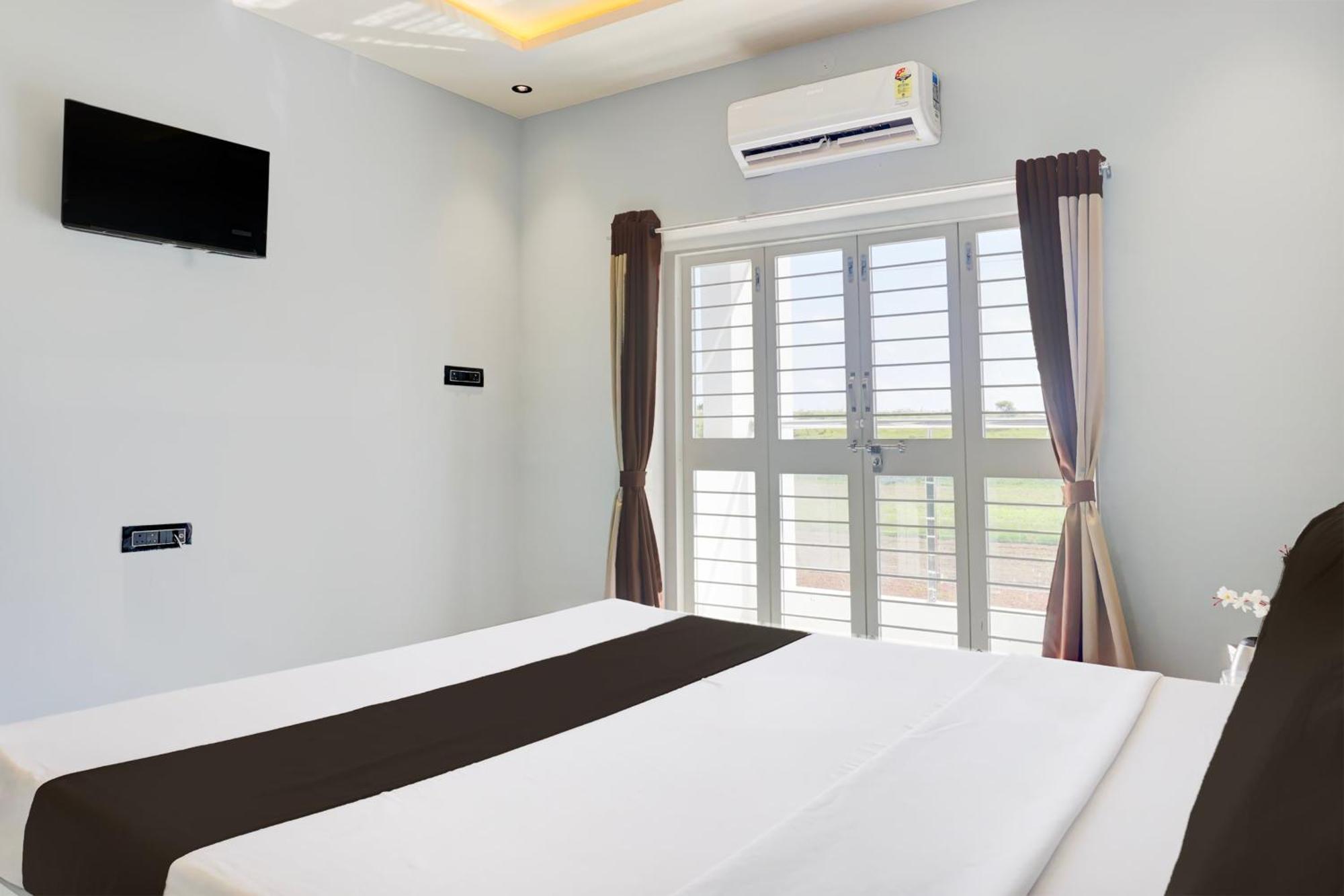 Hotel O Jeevan Restaurant & Lodging Kavathe 外观 照片